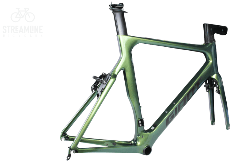 Giant Propel Advanced Pro 0 - Carbon Road Bike Frame - Grade: Excellent Bike Pre-Owned 
