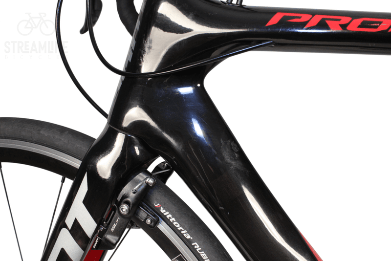 Giant carbon best sale frame road bike