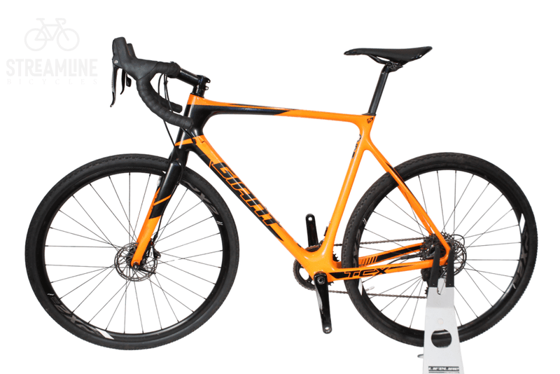 Giant TCX Advanced Pro 2 - Carbon Gravel Bike - Grade: Fair Bike Pre-Owned 