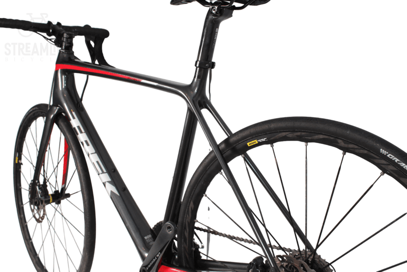 Trek emonda sl 7 cheap disc 2019 road bike