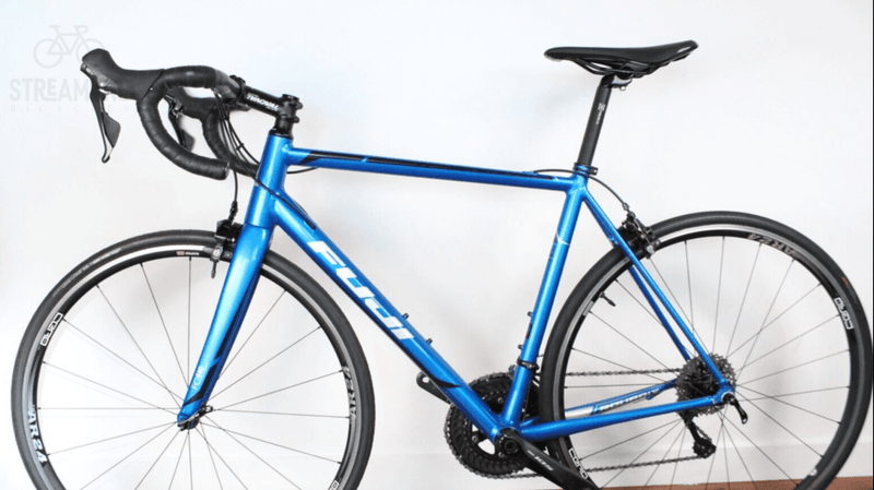 Fuji roubaix hot sale pro road bike