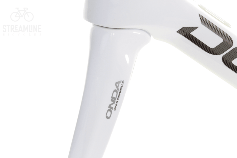 Pinarello Dogma F8 685 White/Black - Carbon Road Bike Frame - Grade: Ex-Display Bike Pre-Owned 